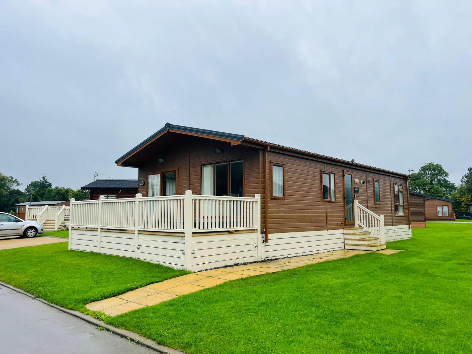 Rowan Lodge With Hot Tub Malton Exteriör bild